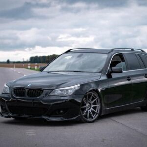 BMW 5 with Opsholders number plate holders with mounting point in the middle
