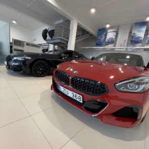 BMW z4 with Opsholders number plate holders with mounting point in the middle