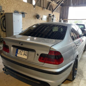 IMG_4446 - OPSHOLDERS BMW with USA type number plate holders