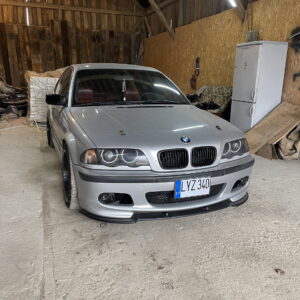 IMG_4449 - OPSHOLDERS BMW with Front USA type number plate holders