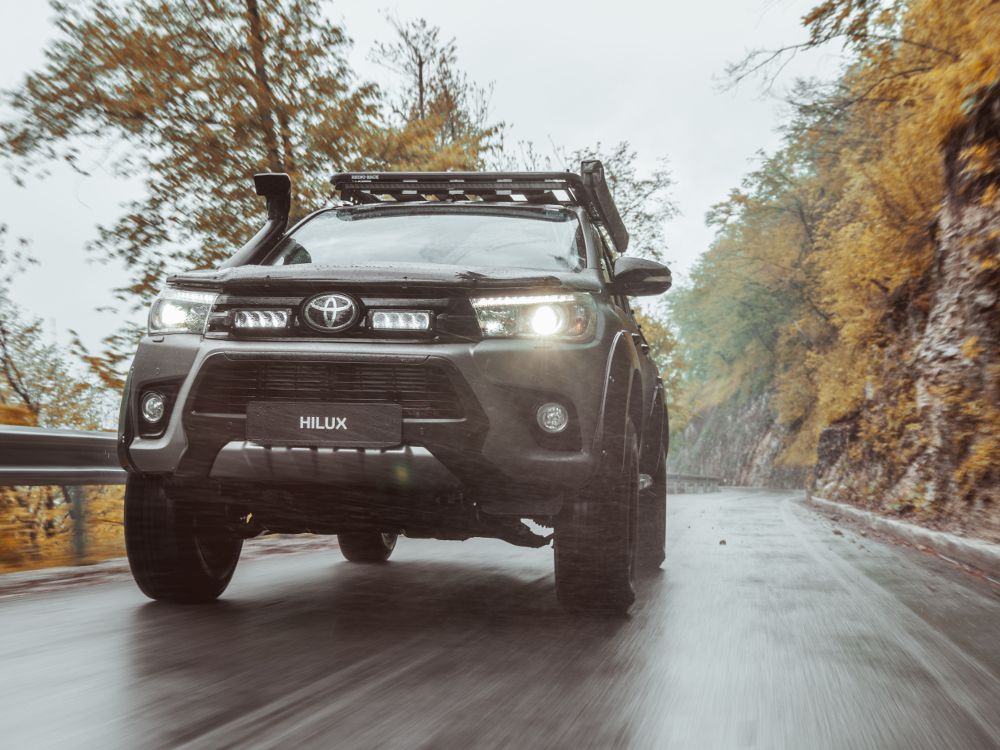 lazer_lamps_-_toyota_hilux-10_web - OPSHOLDERS Lazer Lamps TOYOTA HILUX (2017+) GRILLE KIT