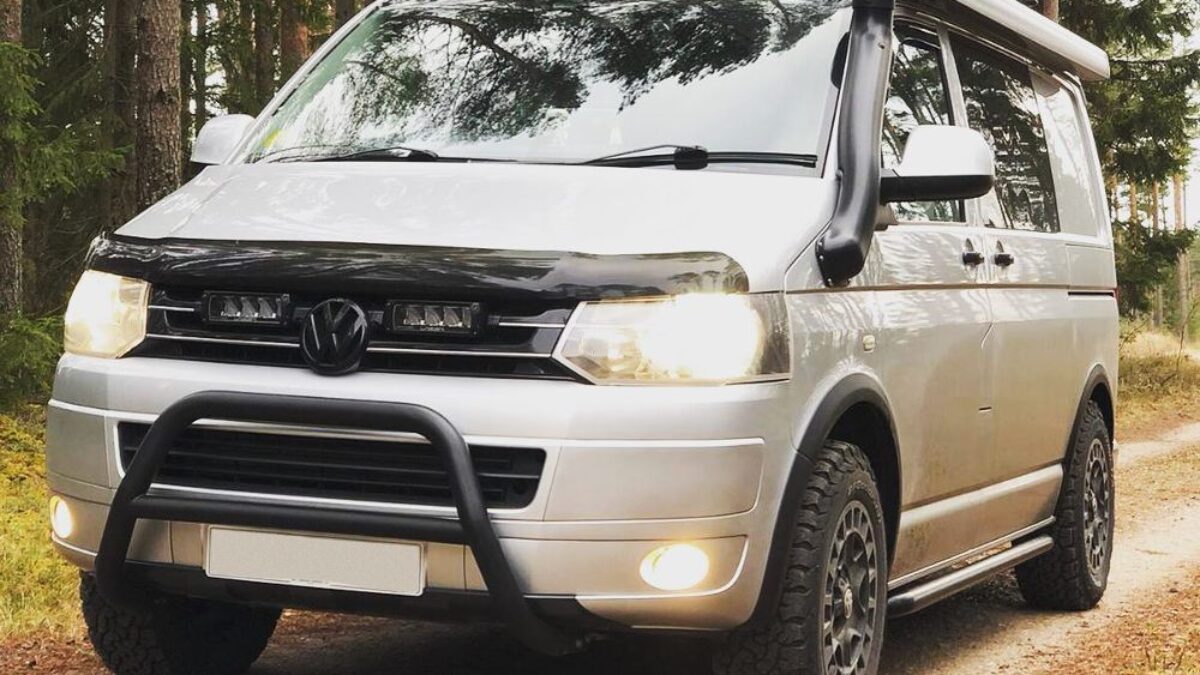 Barra De Luz Para Portón Trasero Y Matrícula De VW T5 Transporter - Imprimada, Lista Para Pintar
