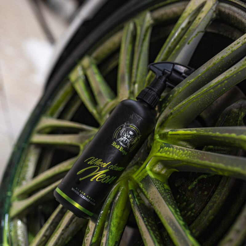 Wheel Cleaner Neon Bad Boys RRCustoms - OPSHOLDERS
