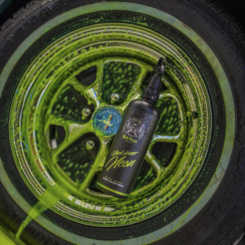 Wheel Cleaner Neon Bad Boys RRCustoms - OPSHOLDERS