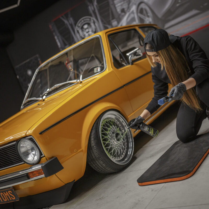 Wheel Cleaner Neon Bad Boys RRCustoms - OPSHOLDERS