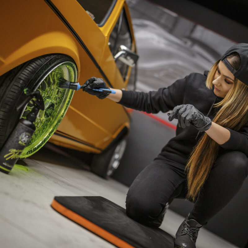 Wheel Cleaner Neon Bad Boys RRCustoms - OPSHOLDERS