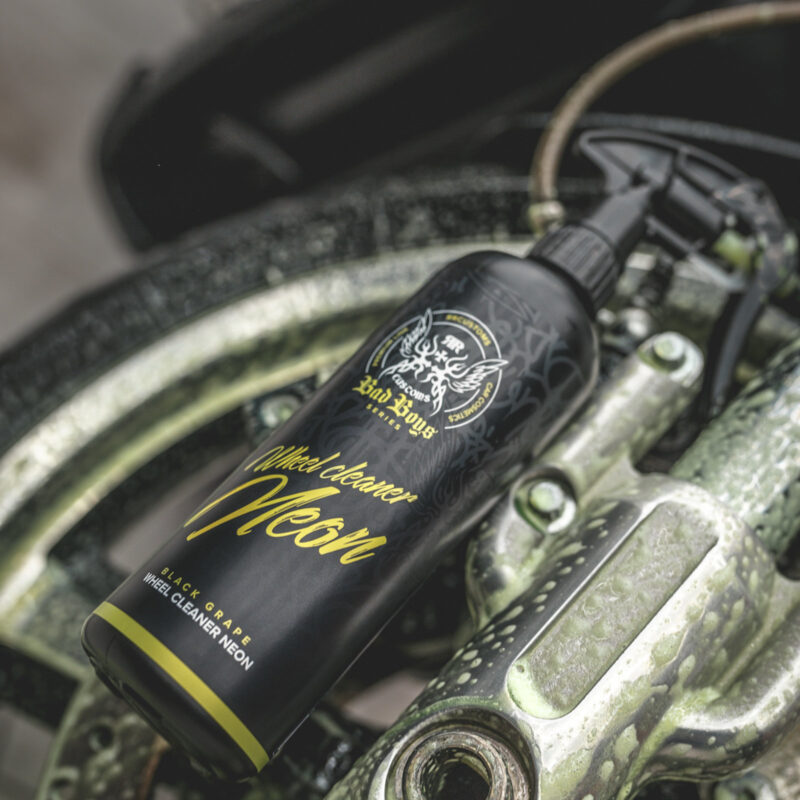 Wheel Cleaner Neon Bad Boys RRCustoms - OPSHOLDERS
