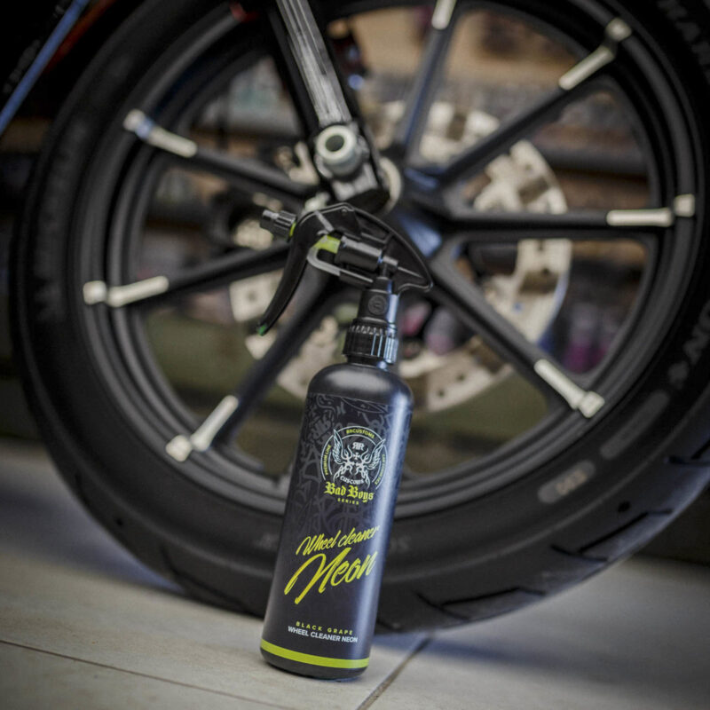 Wheel Cleaner Neon Bad Boys RRCustoms - OPSHOLDERS