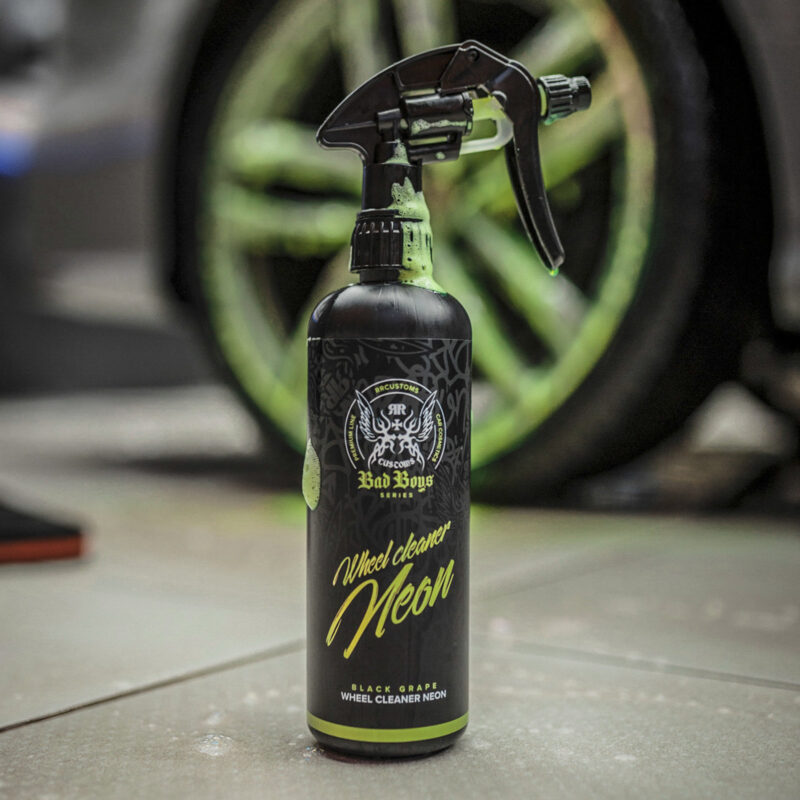 Wheel Cleaner Neon Bad Boys RRCustoms - OPSHOLDERS
