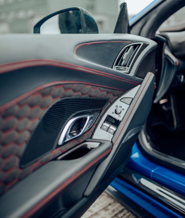 Audi R8 Gen.2 interior cockpit side panels