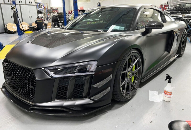 Audi R8 Gen.2 prelift side skirts Performance package - OPSHOLDERS Audi R8 Gen.2 prelift side skirts Performance package