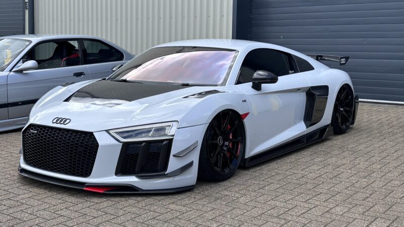 Audi R8 Gen.2 side skirts MTTS package - OPSHOLDERS Audi R8 Gen.2 side skirts MTTS package