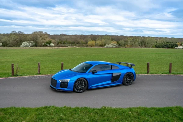 AUDI R8 V10 GEN 2 CARBON FIBRE KIT - V STYLE