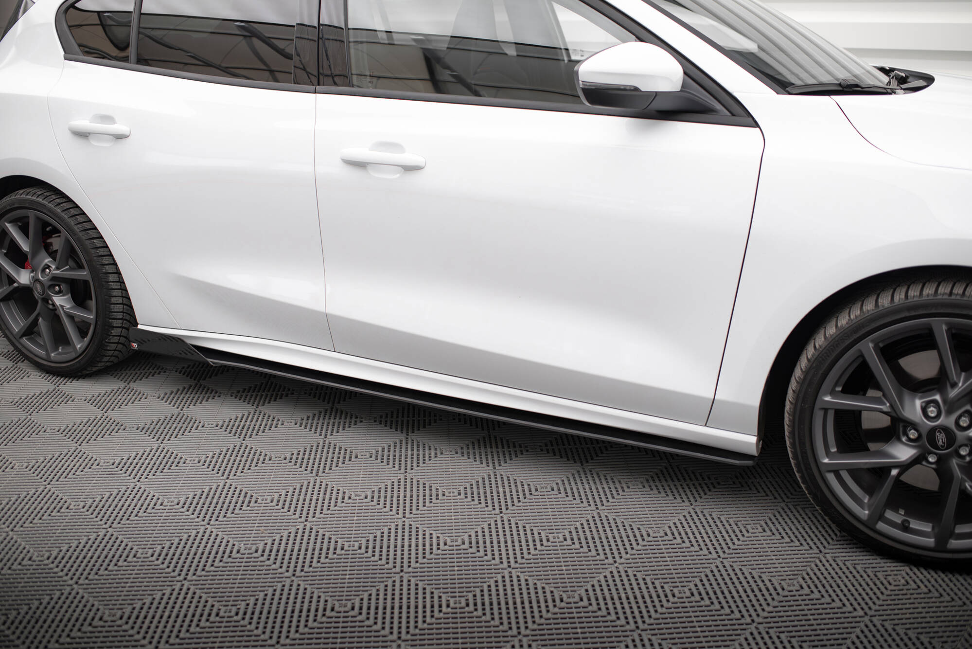 Flaps (rabats) Maxton Design Pour Ford Focus ST / ST-Line Mk4 - Finition Brillant