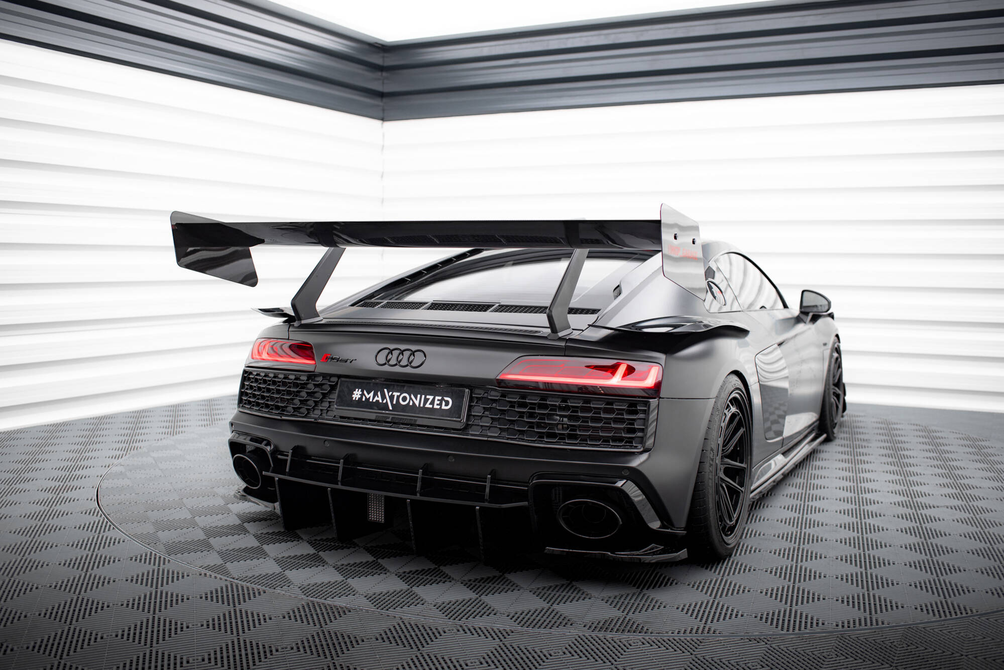 pol_po_Carbon-Spoiler-Audi-R8-Mk2-20393_13jpg - OPSHOLDERS