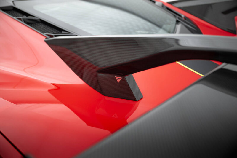 pol_po_Carbon-Spoiler-LED-Chevrolet-Corvette-C8-21174_24jpg - OPSHOLDERS