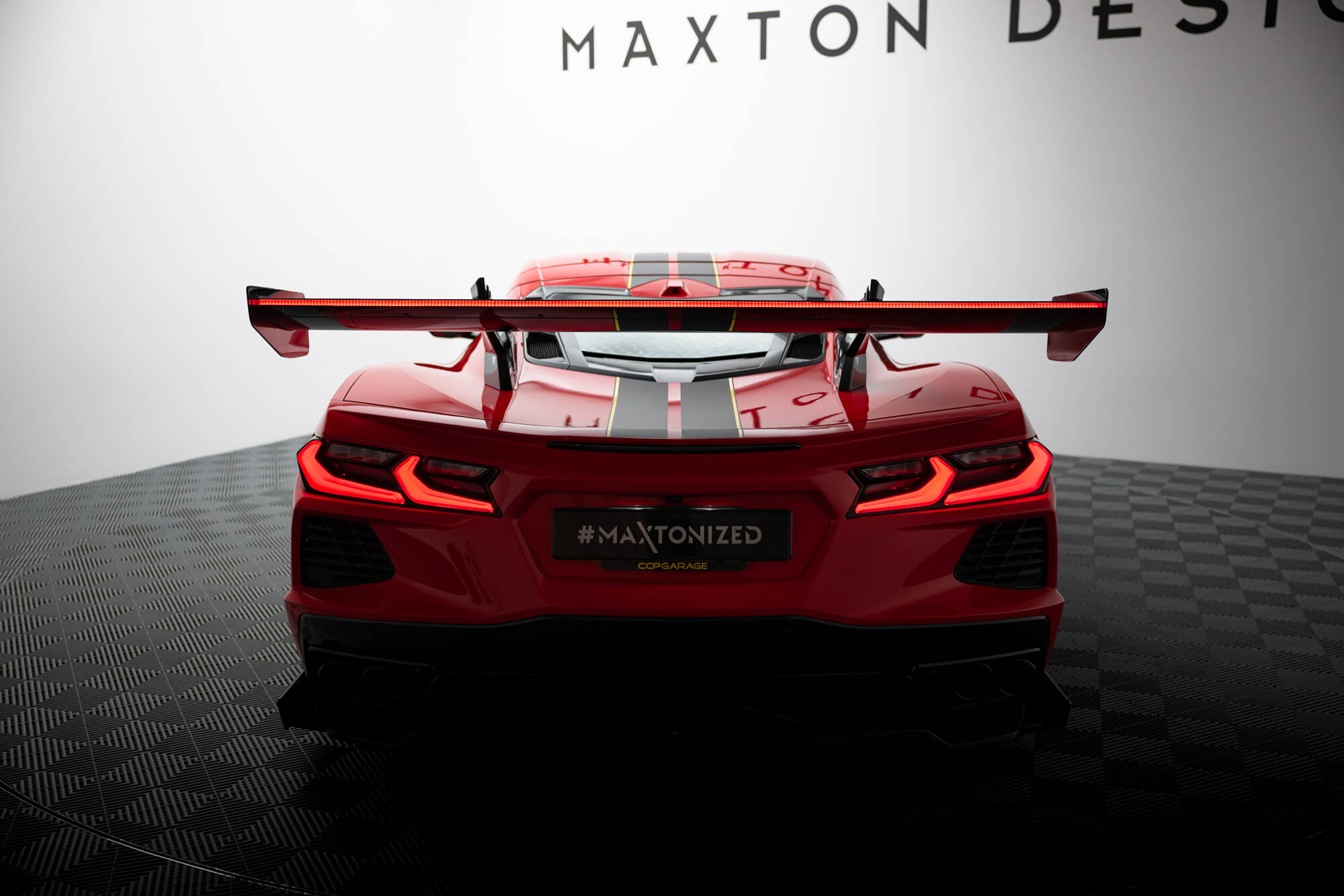 pol_po_Carbon-Spoiler-LED-Chevrolet-Corvette-C8-21174_8jpg - OPSHOLDERS