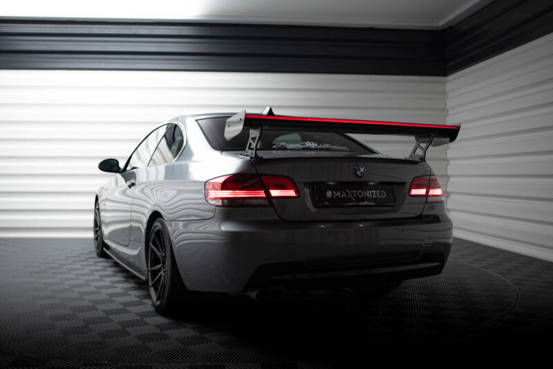 pol_po_Carbon-Spoiler-With-External-Brackets-Uprights-LED-BMW-3-M3-Coupe-E92-21029_13jpg - OPSHOLDERS