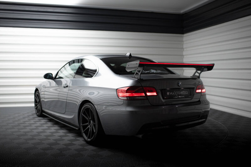 pol_po_Carbon-Spoiler-With-External-Brackets-Uprights-LED-BMW-3-M3-Coupe-E92-21029_14jpg - OPSHOLDERS