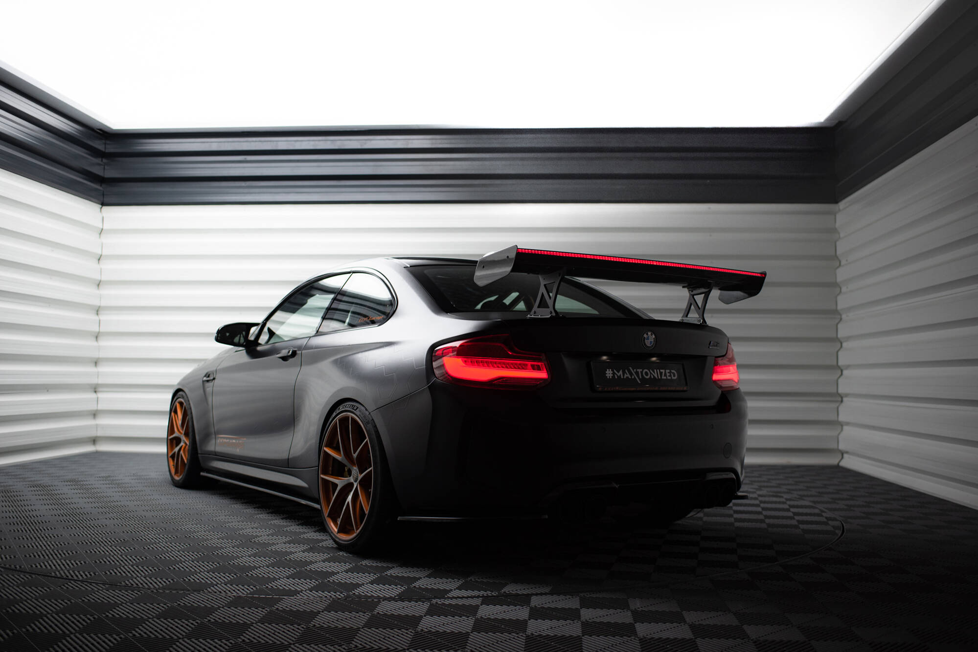 pol_po_Carbon-Spoiler-With-Internal-Brackets-Uprights-LED-BMW-M2-F87-2-2-M-Pack-F22-20654_18jpg - OPSHOLDERS