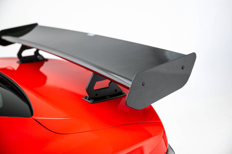 pol_po_Carbon-Spoiler-With-Internal-Brackets-Uprights-LED-Chevrolet-Camaro-SS-Mk6-Facelift-22319_6jpg - OPSHOLDERS