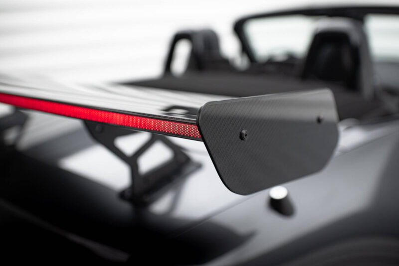 pol_po_Carbon-Spoiler-With-Internal-Brackets-Uprights-LED-Mazda-MX-5-ND-Mk4-21059_21jpg - OPSHOLDERS