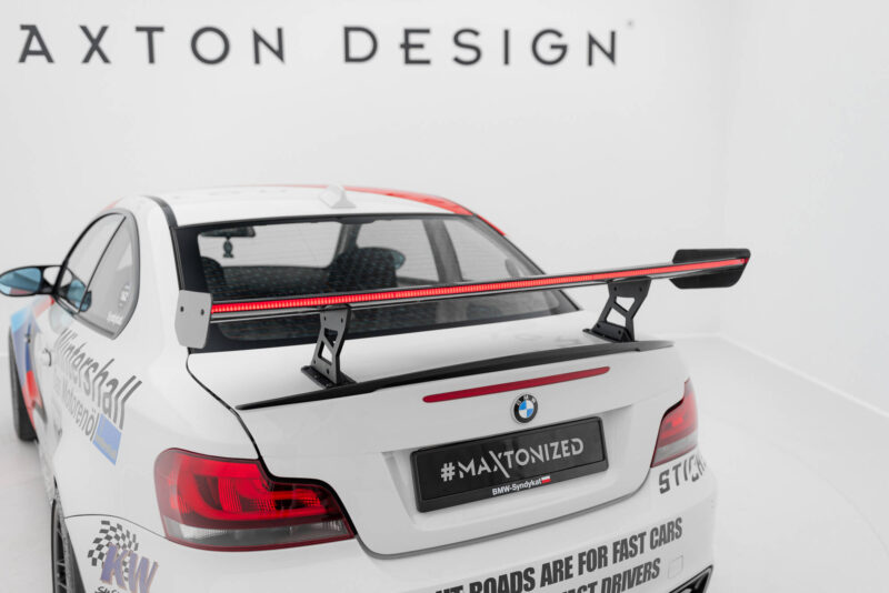 pol_po_Carbon-Spoiler-With-Internal-Brackets-Uprights-V-2-LED-BMW-1-M-E82-21620_12jpg - OPSHOLDERS
