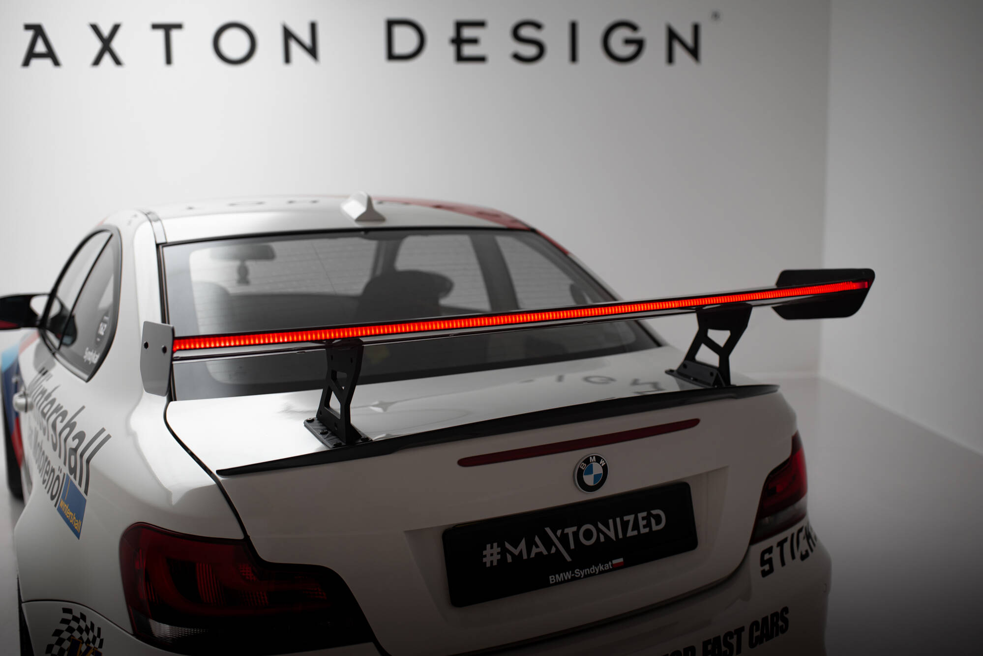 pol_po_Carbon-Spoiler-With-Internal-Brackets-Uprights-V-2-LED-BMW-1-M-E82-21620_14jpg - OPSHOLDERS