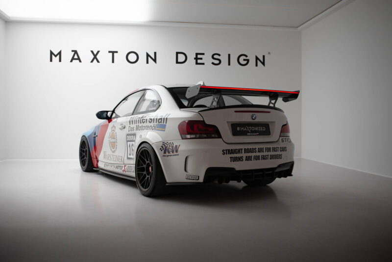 pol_po_Carbon-Spoiler-With-Internal-Brackets-Uprights-V-2-LED-BMW-1-M-E82-21620_15jpg - OPSHOLDERS