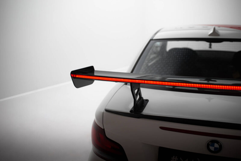 pol_po_Carbon-Spoiler-With-Internal-Brackets-Uprights-V-2-LED-BMW-1-M-E82-21620_18jpg - OPSHOLDERS