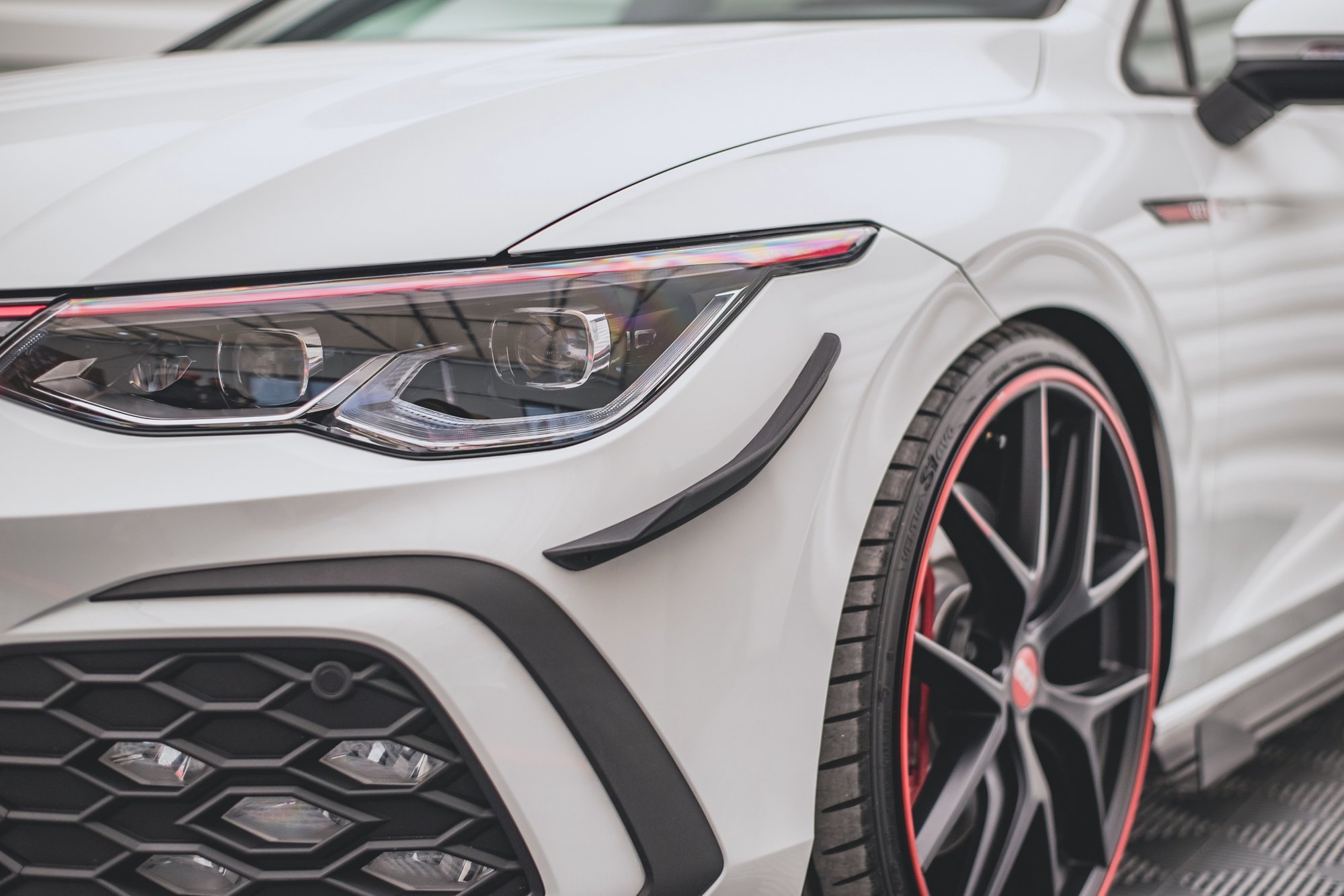 pol_po_Front-Bumper-Wings-Canards-Volkswagen-Golf-GTI-Mk8-12224_6jpg - OPSHOLDERS