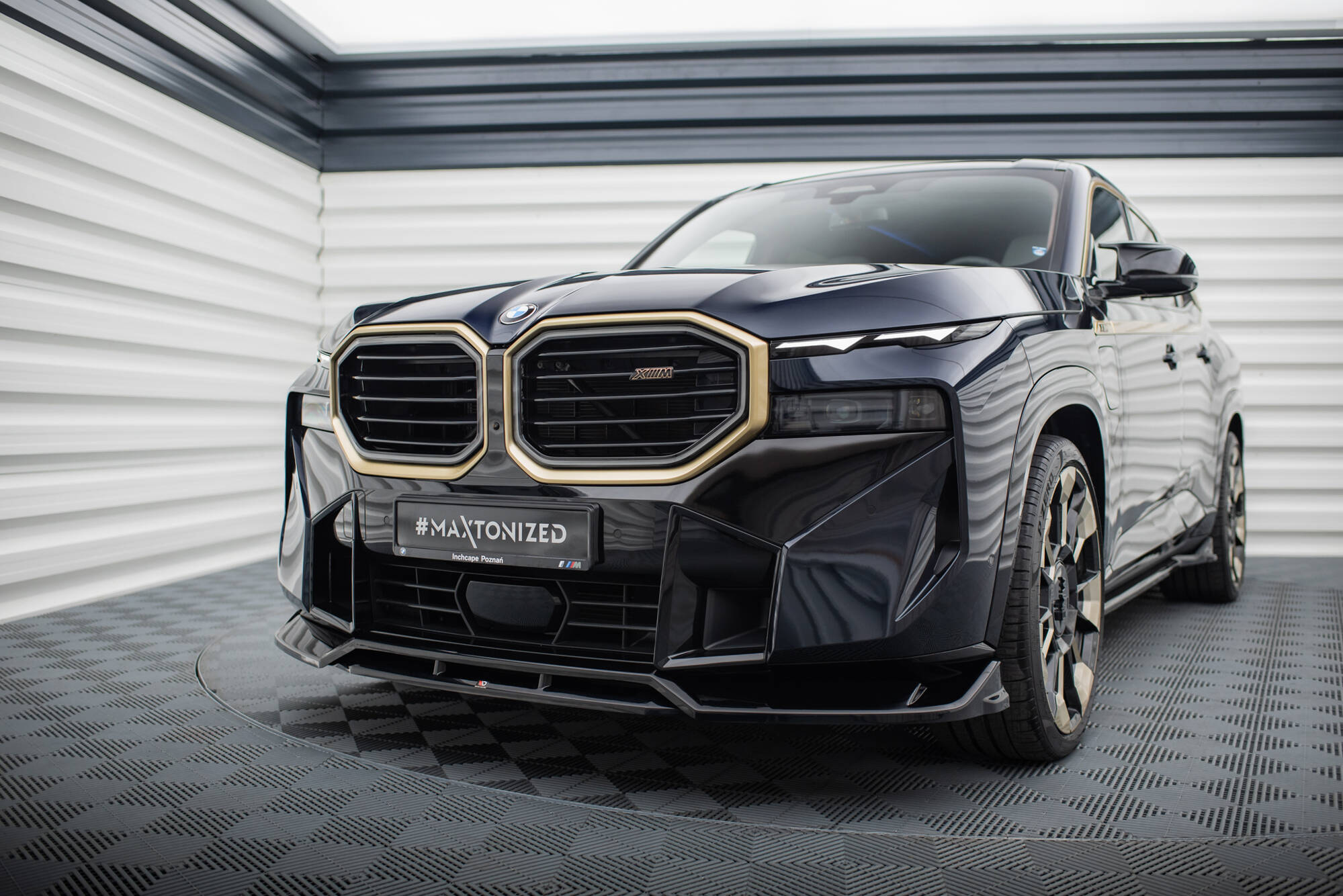 pol_po_Front-Splitter-V-1-BMW-XM-G09-20724_3jpg - OPSHOLDERS