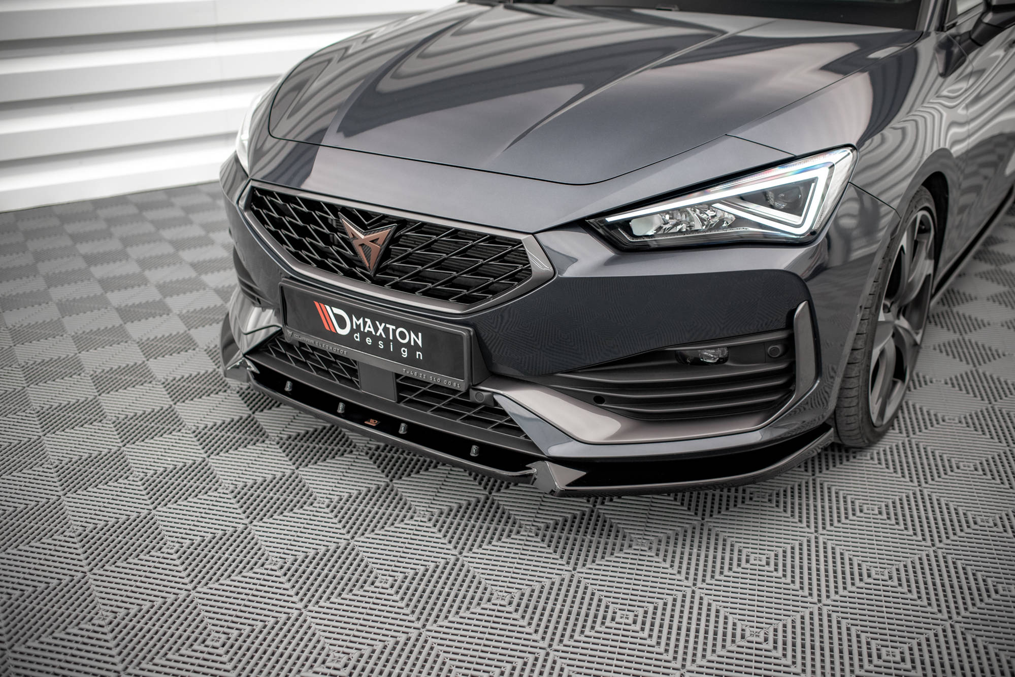 pol_po_Front-Splitter-V-1-Cupra-Leon-Mk1-14367_4jpg - OPSHOLDERS