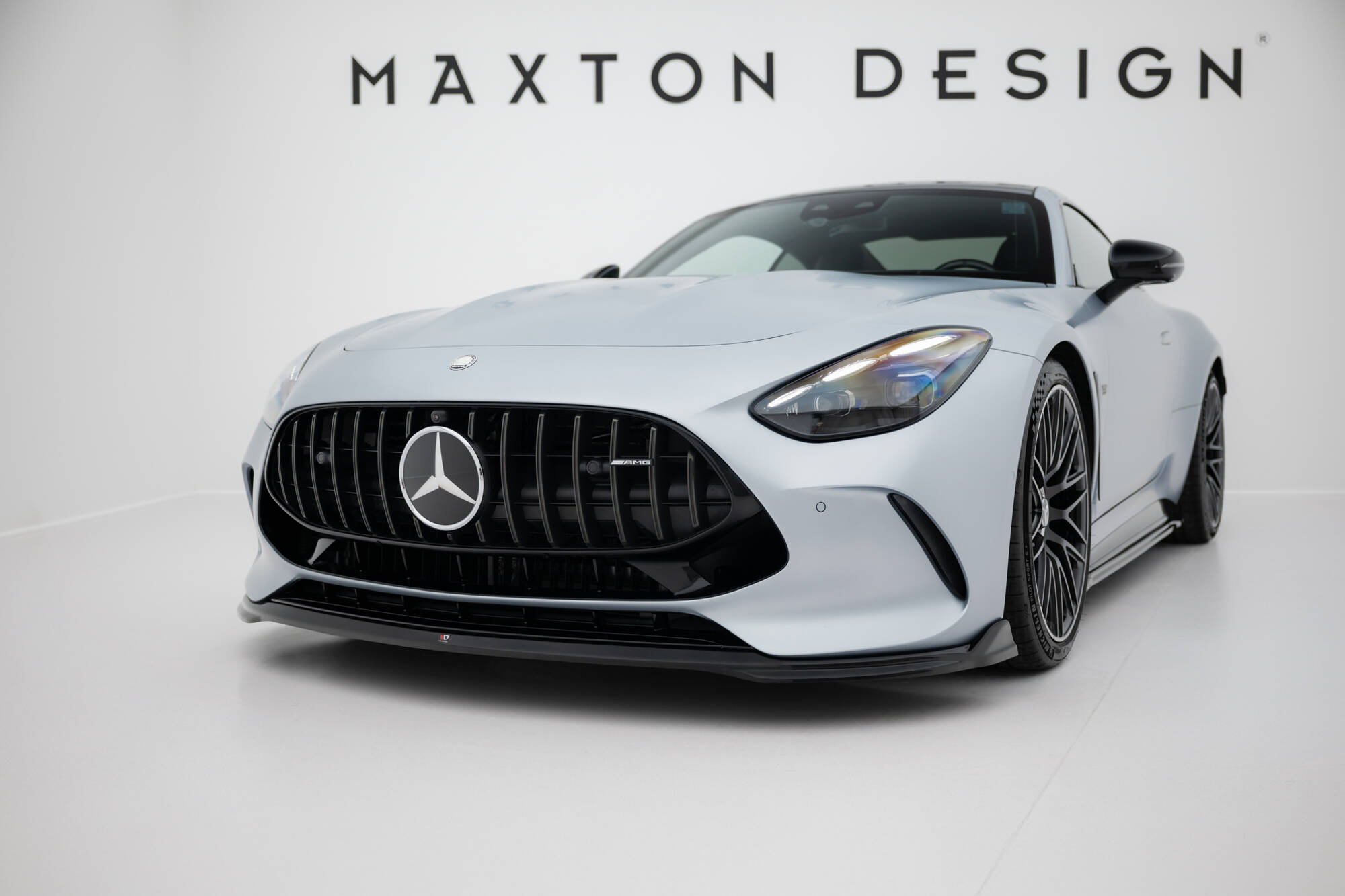pol_po_Front-Splitter-V-1-Mercedes-AMG-GT-63-55-63-S-E-Performance-C192-21712_8jpg - OPSHOLDERS