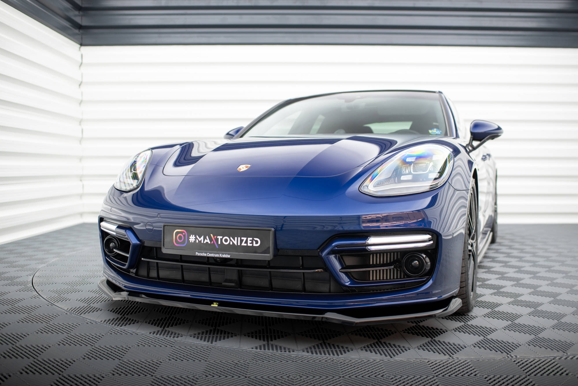 pol_po_Front-Splitter-V-1-Porsche-Panamera-E-Hybrid-971-Facelift-18739_4jpg - OPSHOLDERS