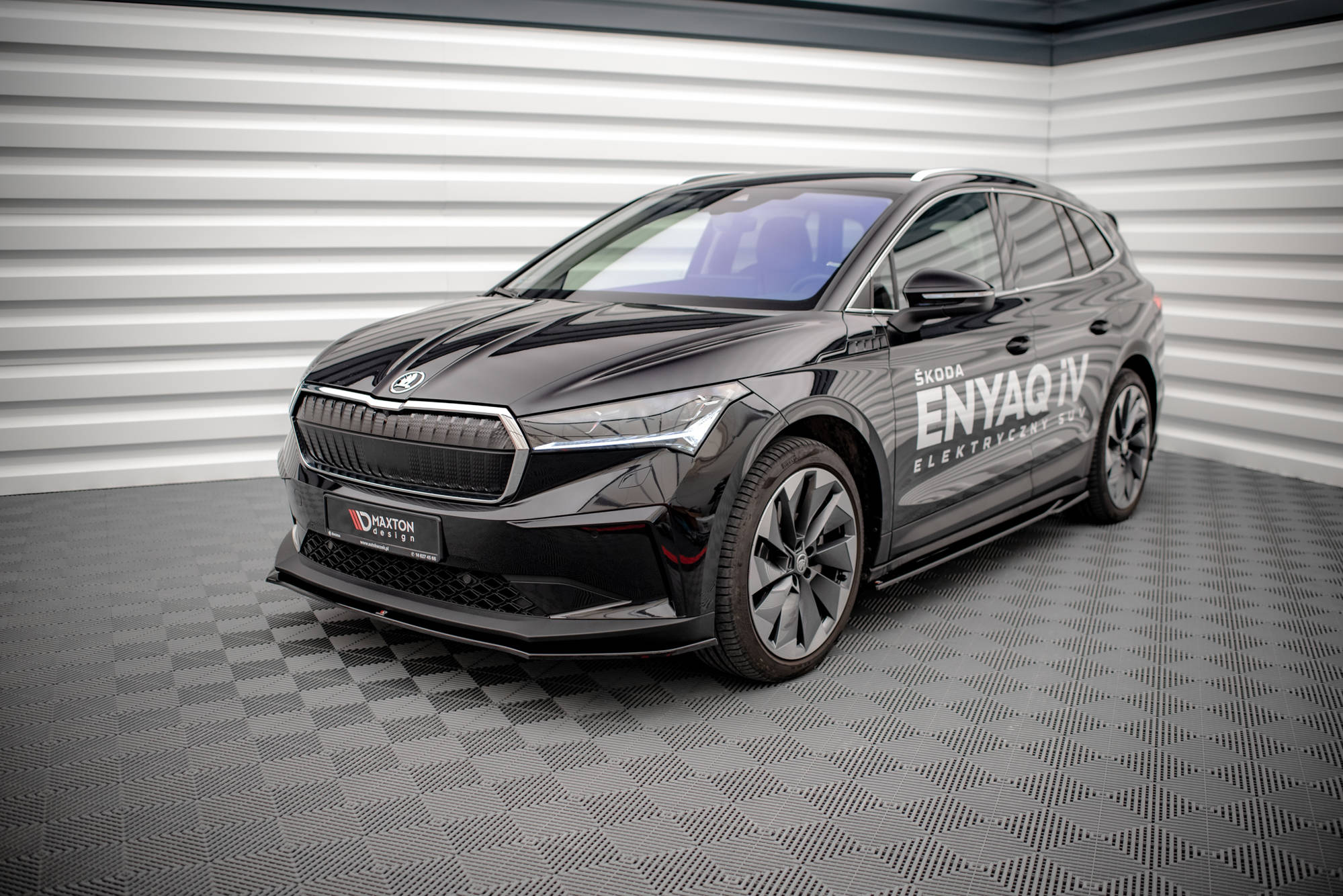 pol_po_Front-Splitter-V-1-Skoda-Enyaq-iV-15766_7jpg - OPSHOLDERS