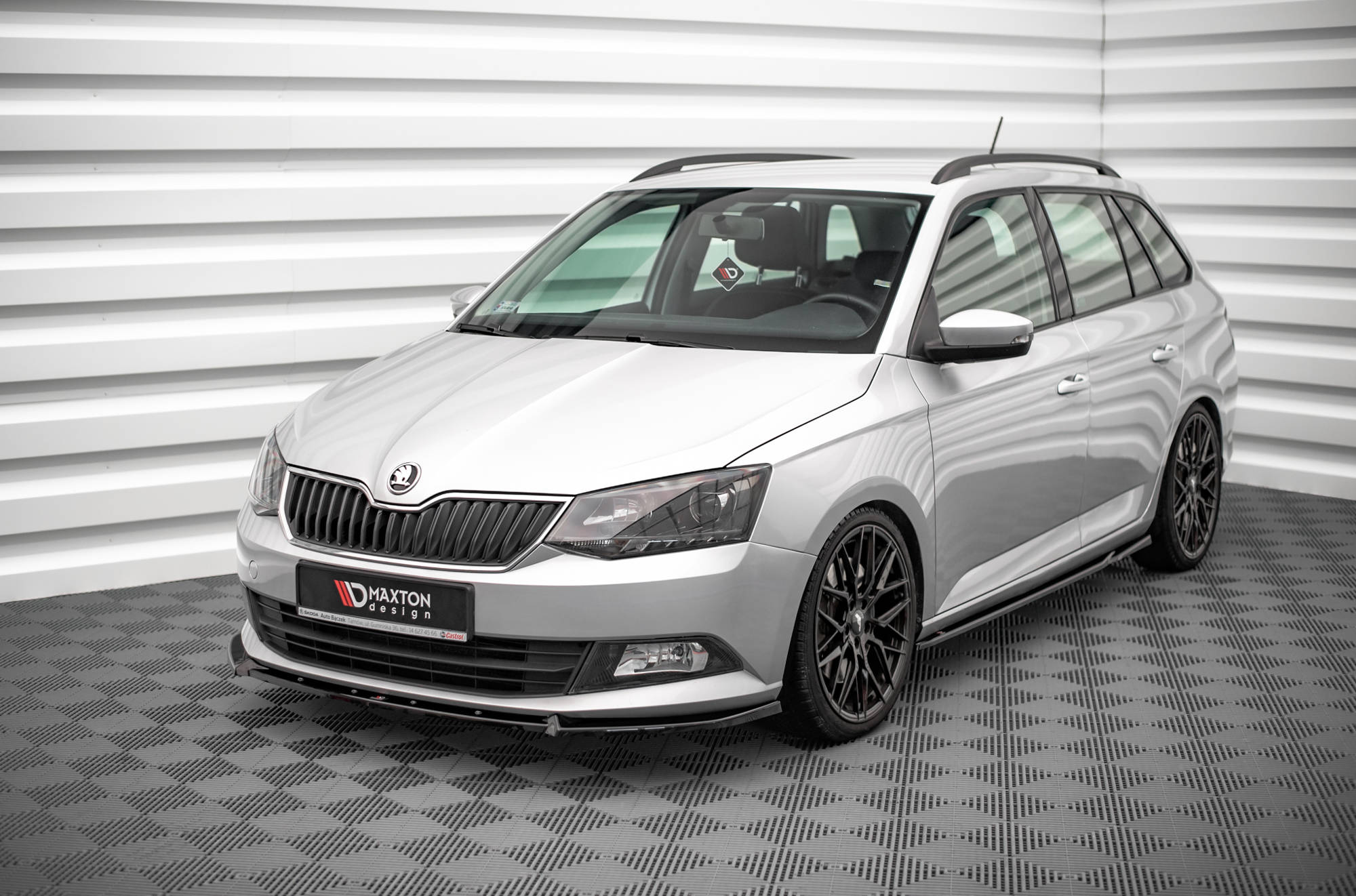 pol_po_Front-Splitter-V-1-Skoda-Fabia-Mk3-14550_6jpg - OPSHOLDERS