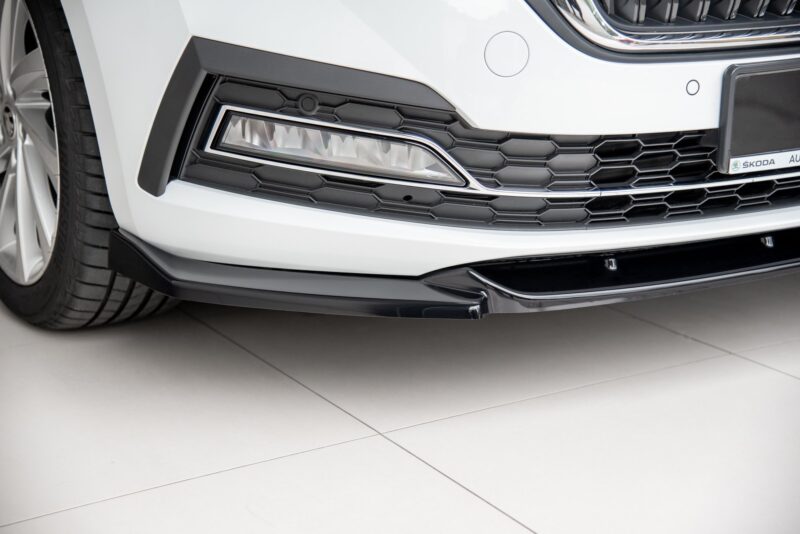pol_po_Front-Splitter-V-1-Skoda-Octavia-Mk4-10532_5jpg - OPSHOLDERS