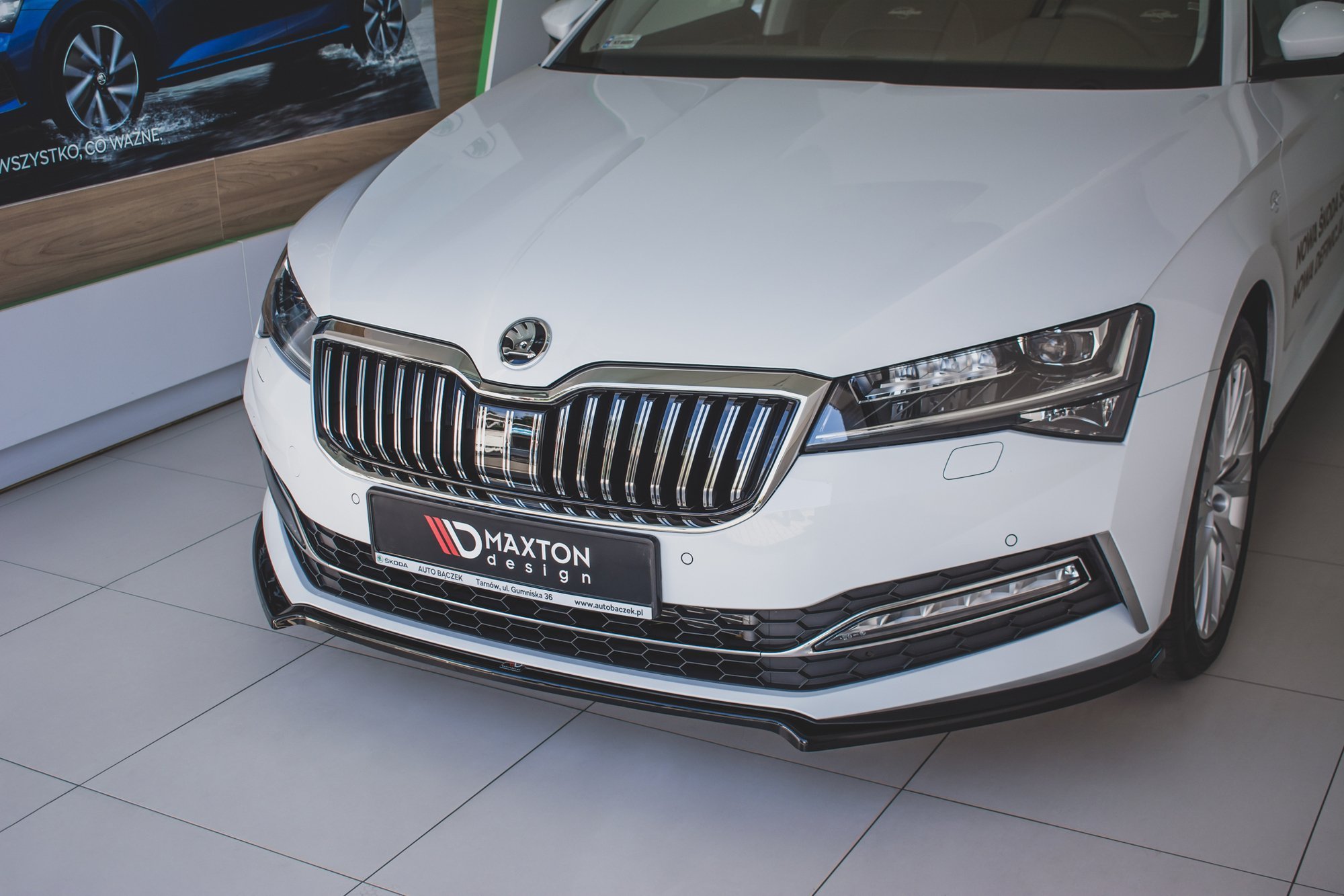 pol_po_Front-Splitter-V-1-Skoda-Superb-Liftback-Combi-Mk3-Facelift-8908_2jpg - OPSHOLDERS