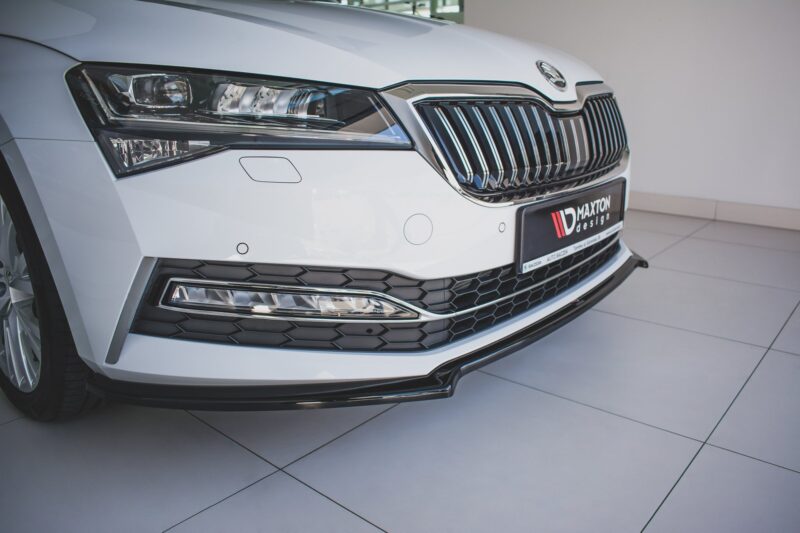 pol_po_Front-Splitter-V-1-Skoda-Superb-Liftback-Combi-Mk3-Facelift-8908_3jpg - OPSHOLDERS