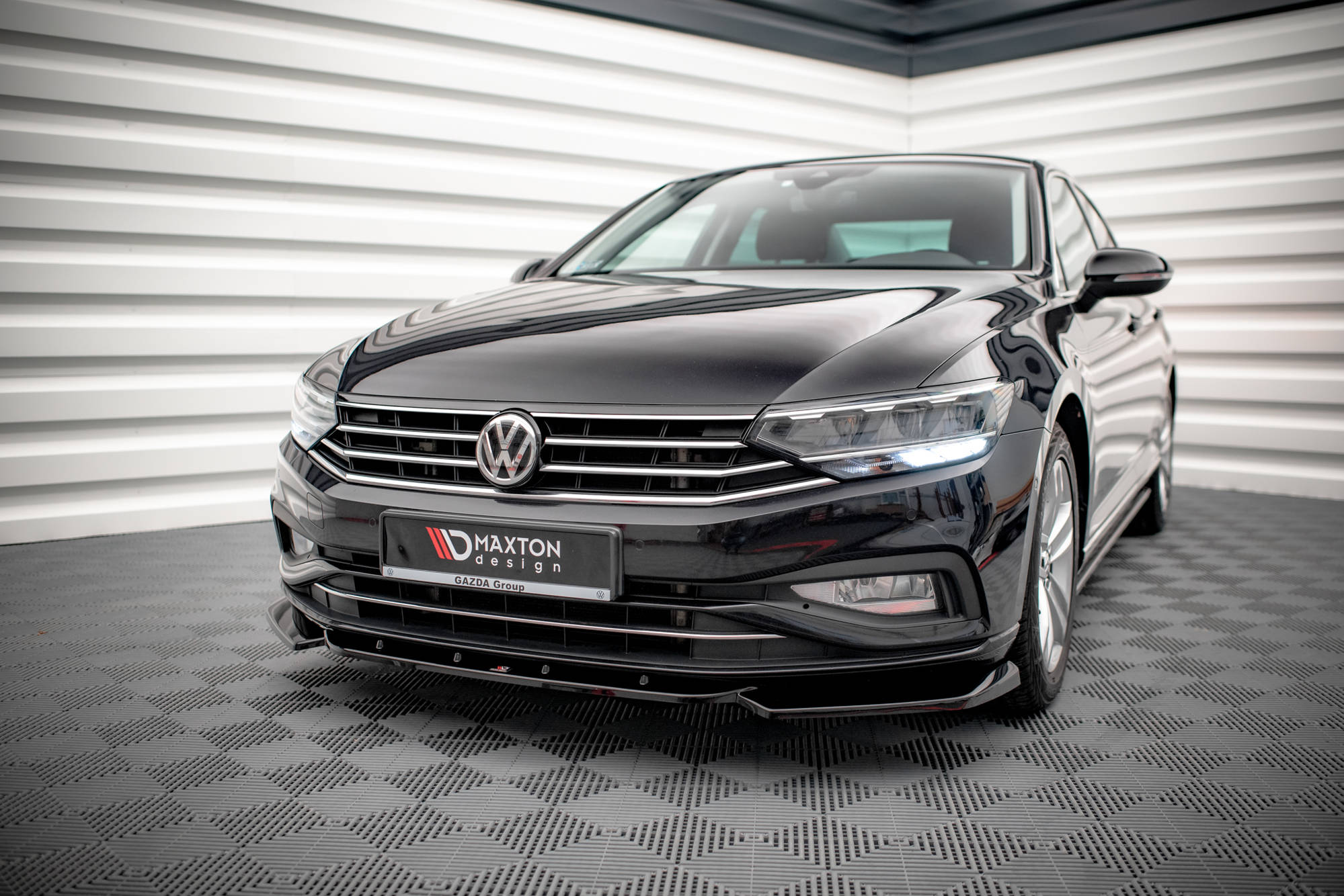 pol_po_Front-Splitter-V-1-Volkswagen-Passat-B8-Facelift-15299_6jpg - OPSHOLDERS