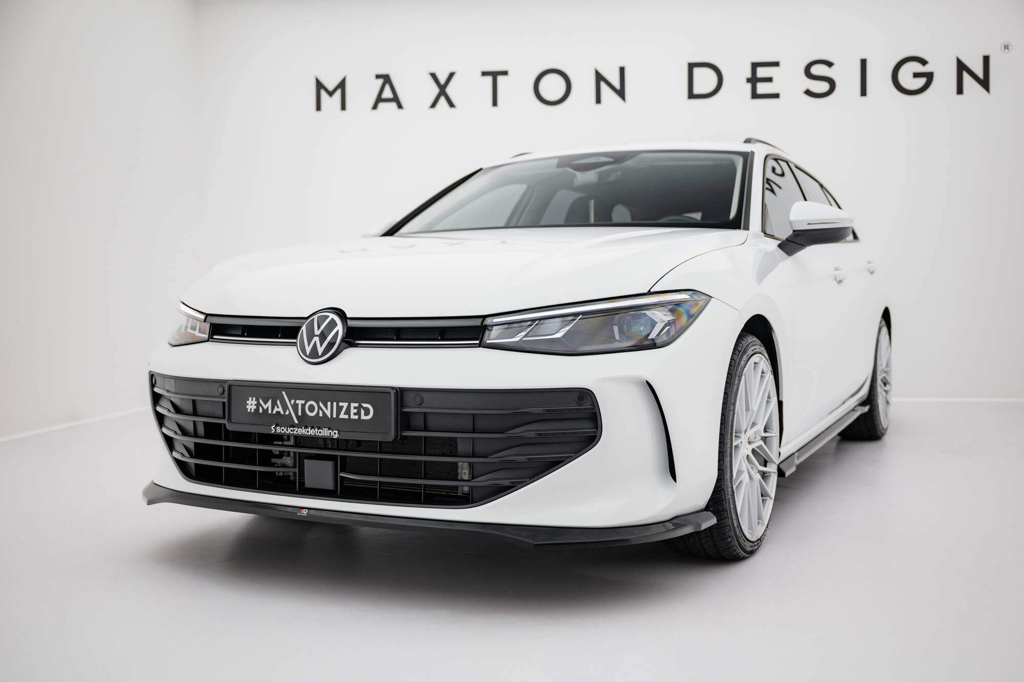 pol_po_Front-Splitter-V-1-Volkswagen-Passat-B9-21827_3jpg - OPSHOLDERS