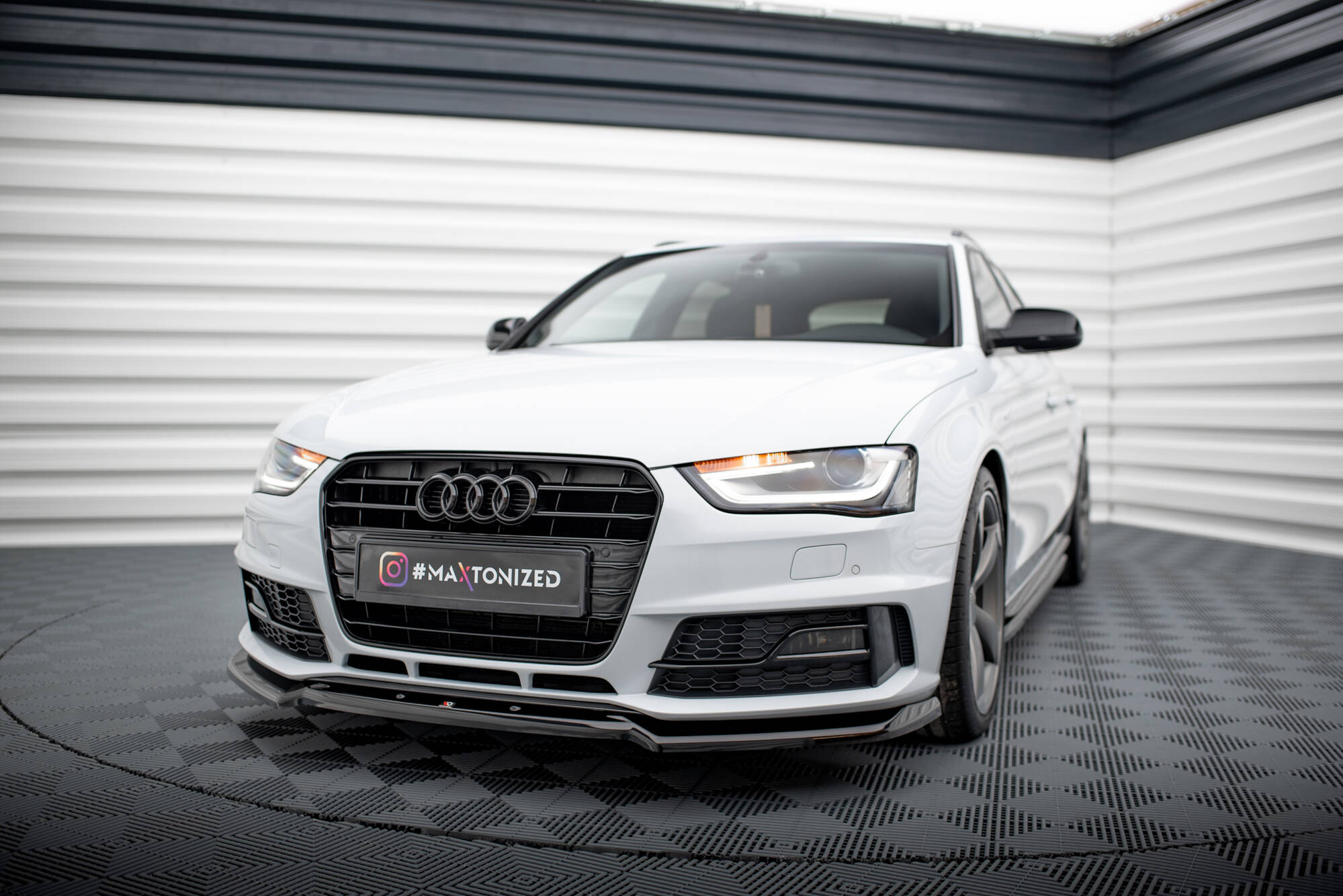pol_po_Front-Splitter-V-2-Audi-A4-Competition-B8-Facelift-19151_3jpg - OPSHOLDERS