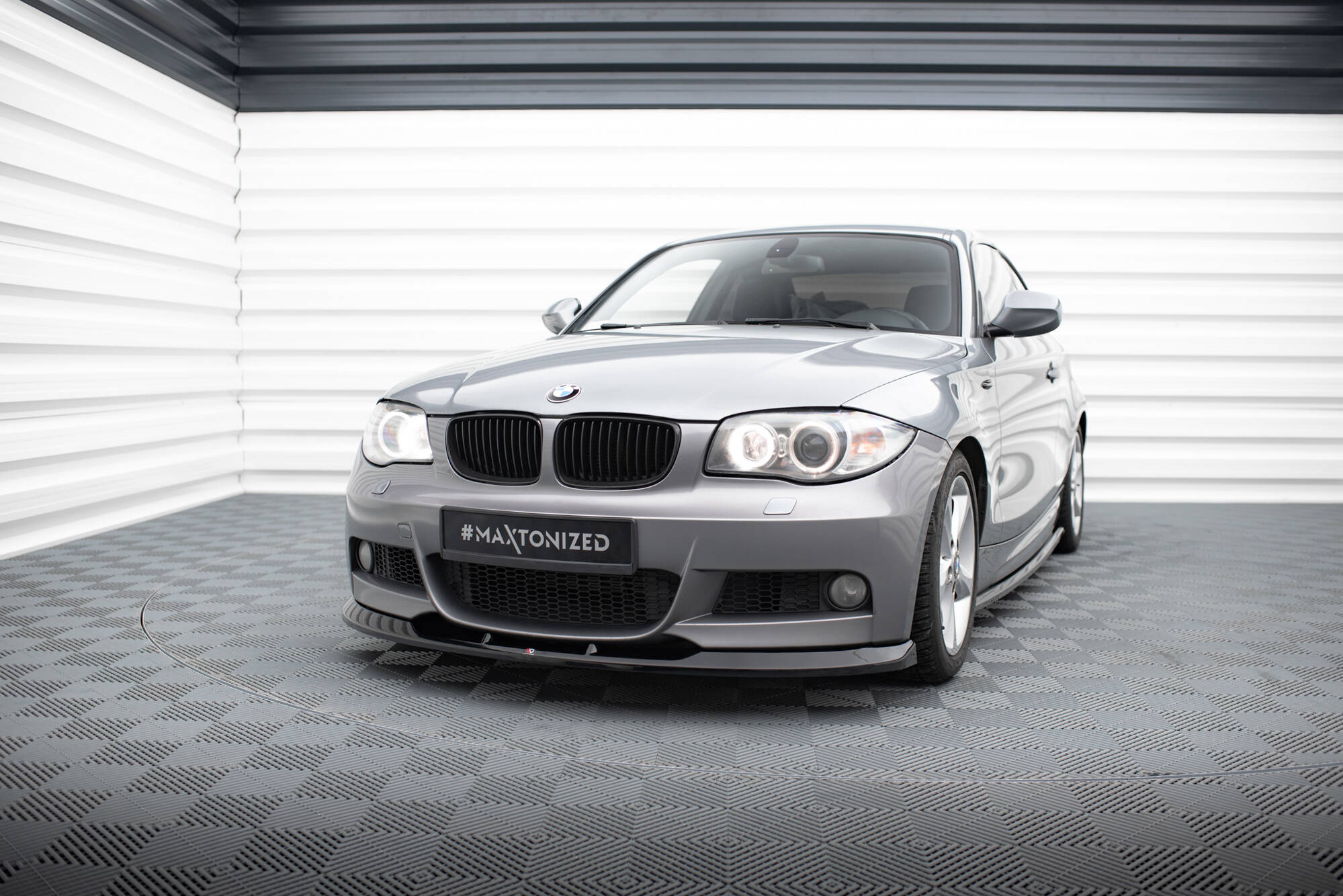 pol_po_Front-Splitter-V-2-BMW-1-M-Pack-E82-20429_3jpg - OPSHOLDERS