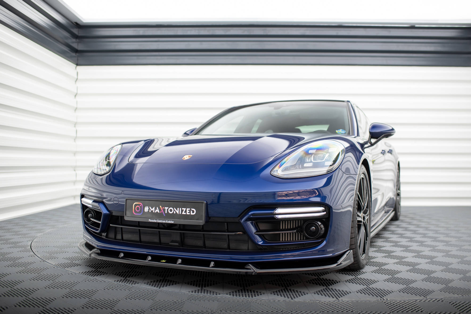 pol_po_Front-Splitter-V-2-Porsche-Panamera-E-Hybrid-971-Facelift-18740_3jpg - OPSHOLDERS