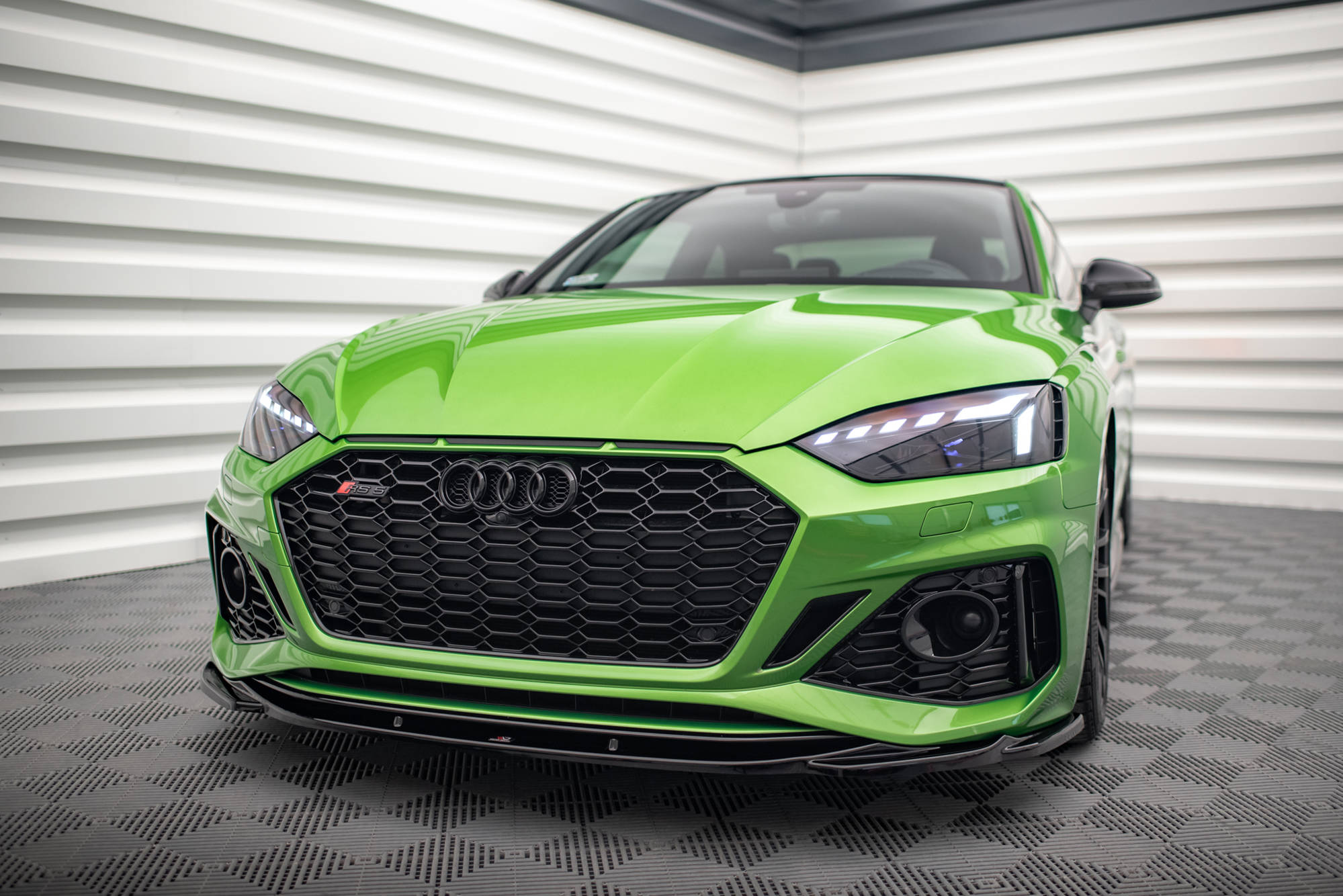 pol_po_Front-Splitter-V-3-Audi-RS5-F5-Facelift-11436_5jpg - OPSHOLDERS