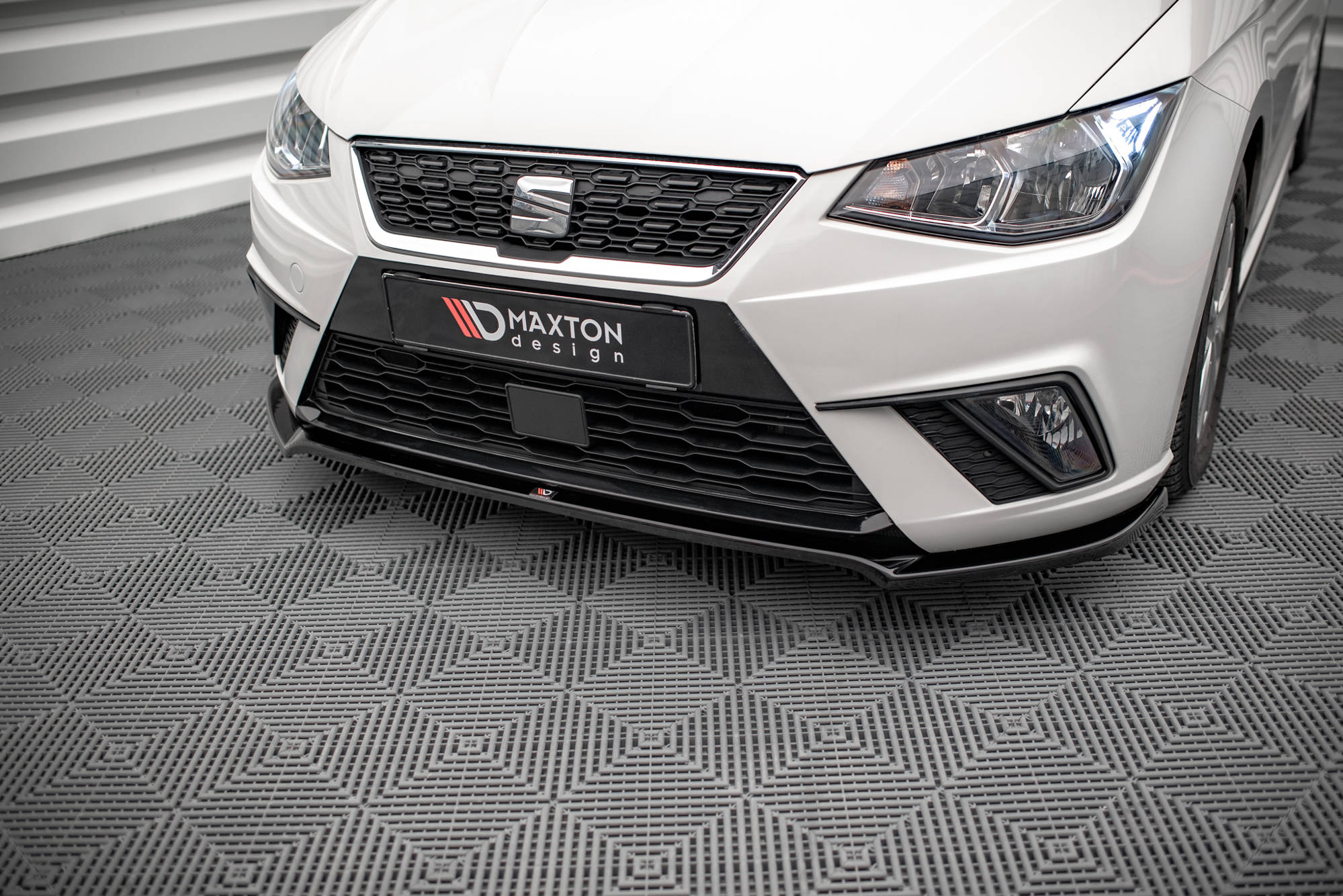 pol_po_Front-Splitter-V-3-Seat-Ibiza-FR-Standard-Mk5-15913_6jpg - OPSHOLDERS