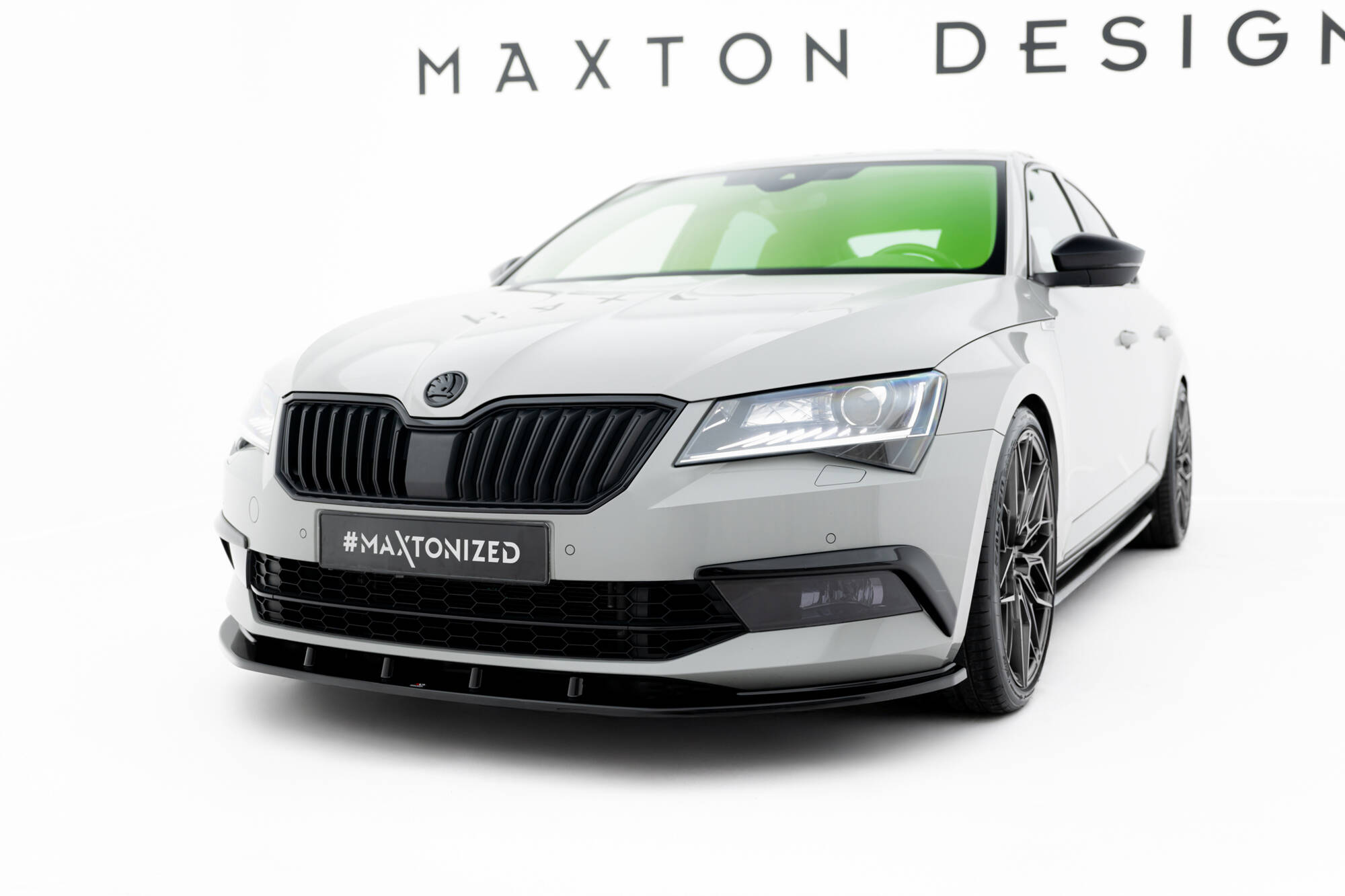 pol_po_Front-Splitter-V-3-Skoda-Superb-Liftback-Combi-Mk3-907_3jpg - OPSHOLDERS