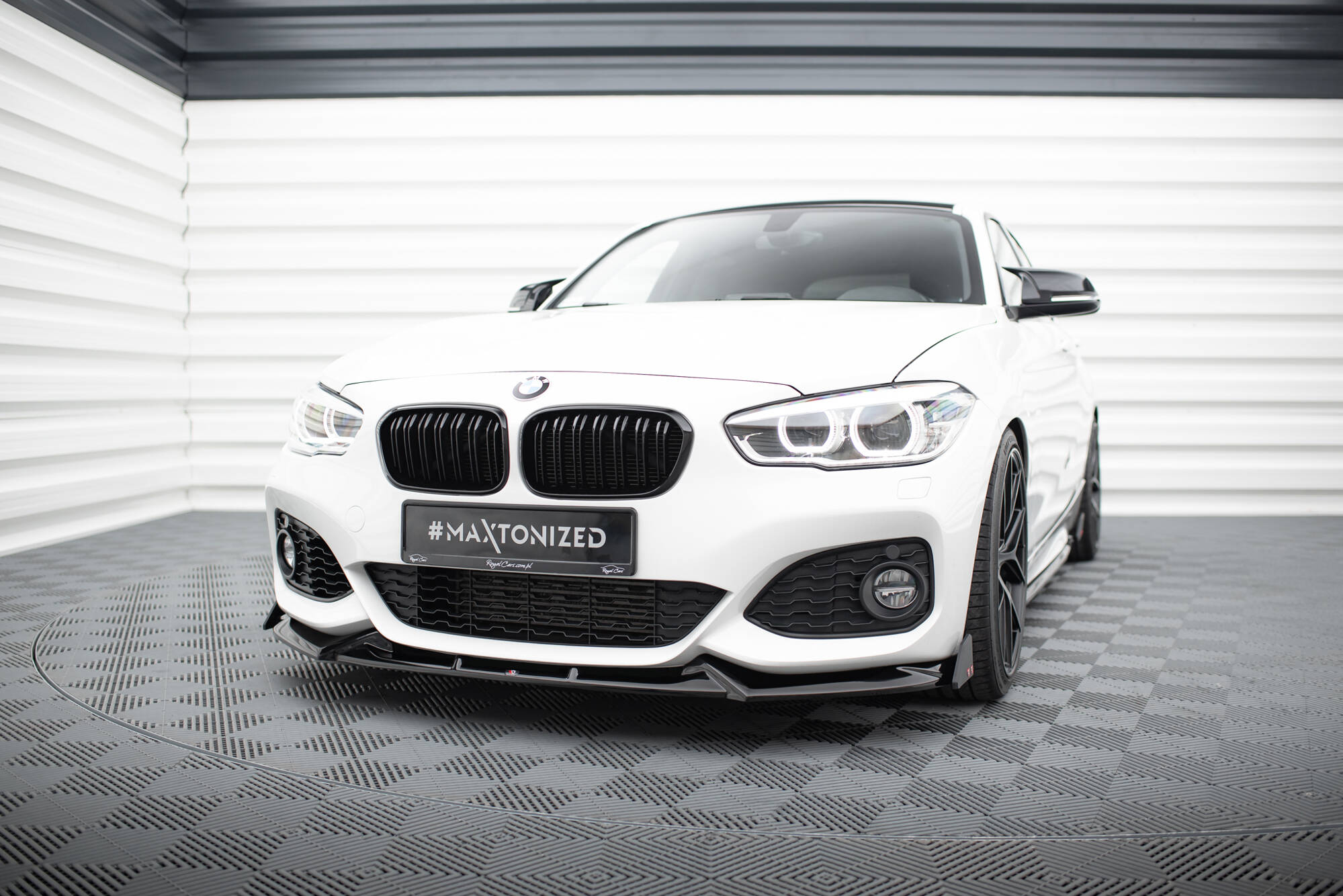 pol_po_Front-Splitter-V-5-Flaps-BMW-1-M-Pack-M140i-F20-Facelift-21004_4jpg - OPSHOLDERS