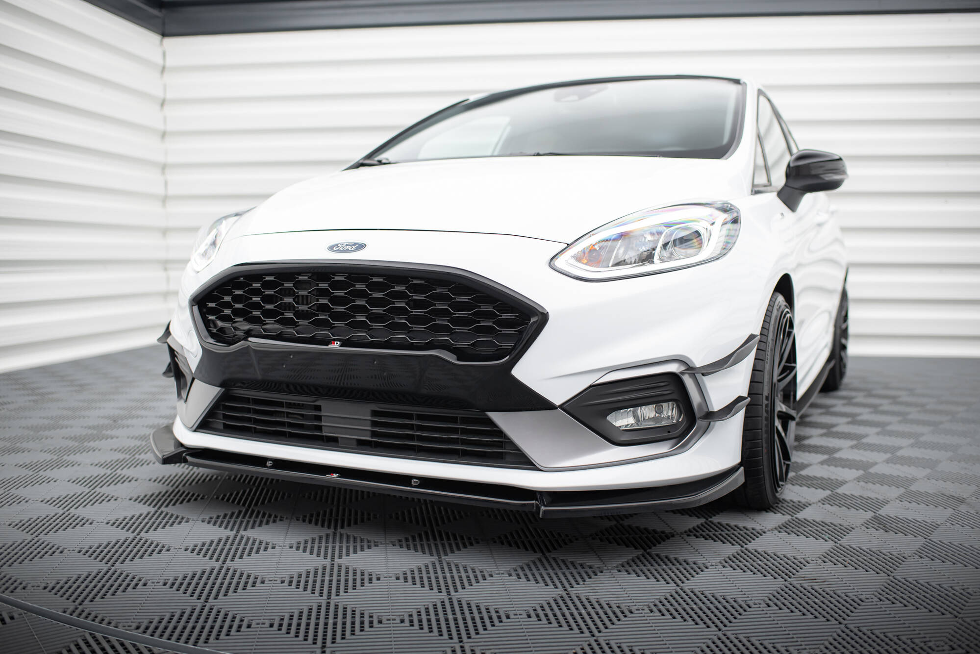 pol_po_Front-Splitter-V-7-Ford-Fiesta-Mk8-ST-ST-Line-9485_6jpg - OPSHOLDERS
